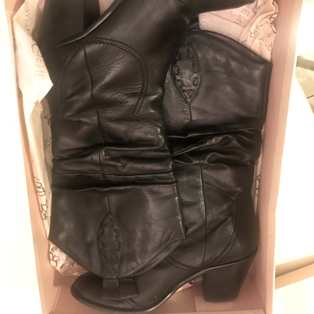 BCBG Size 8 Black Cowgirl Boots
BCBGeneration